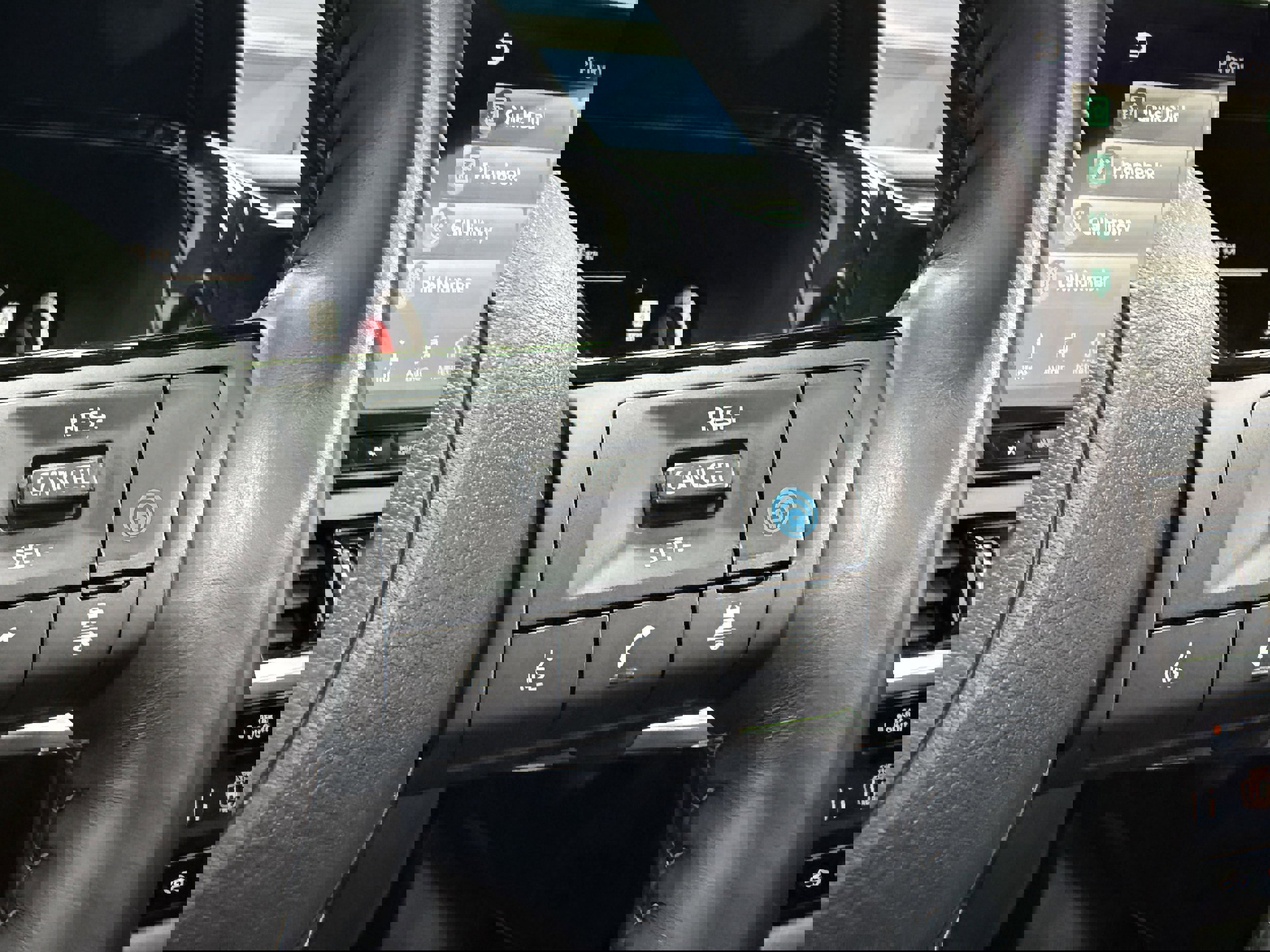 Used 2022 Nissan Pathfinder Platinum image 17