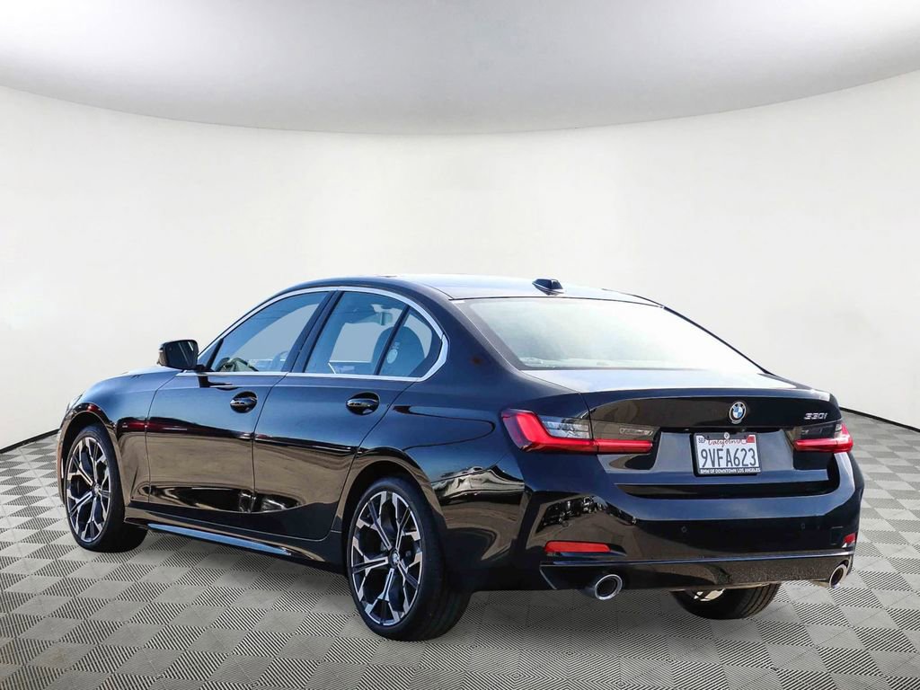 Used 2025 BMW 330i Sedan w/ Premium Package image 8