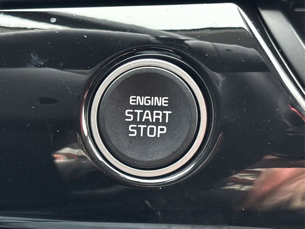 Certified 2025 Kia Seltos S image 30