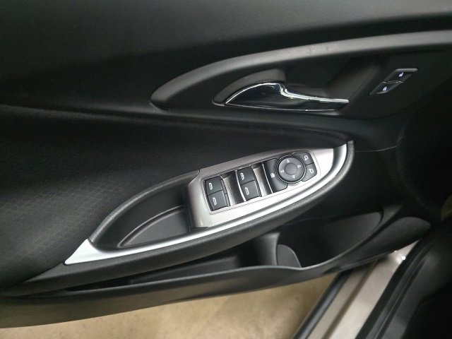 Used 2023 Chevrolet Malibu LT image 17