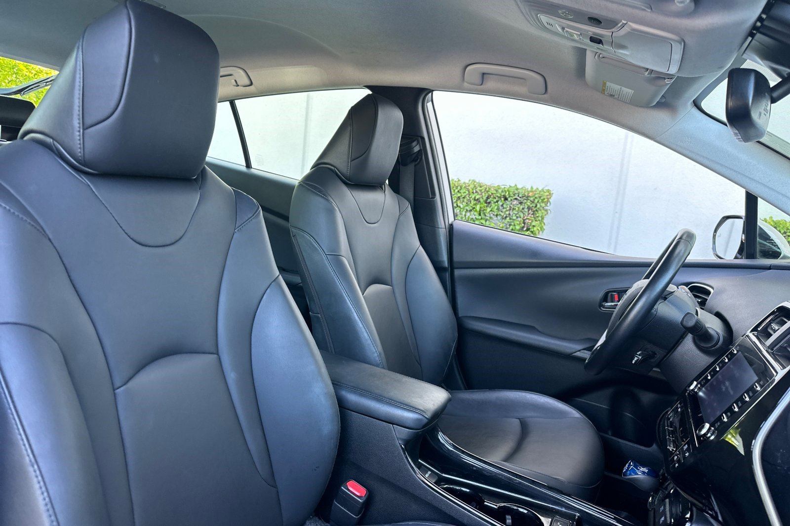 Used 2020 Toyota Prius XLE image 29