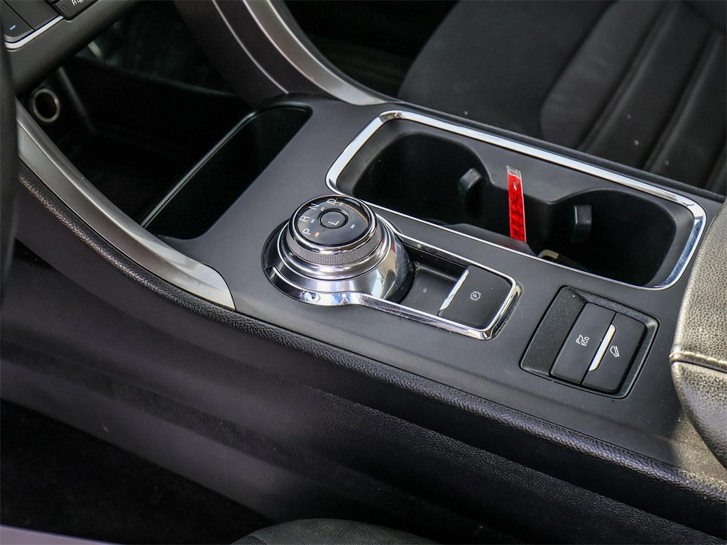 Used 2020 Ford Fusion SE image 26
