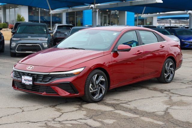 Used 2024 Hyundai Elantra Limited image 6