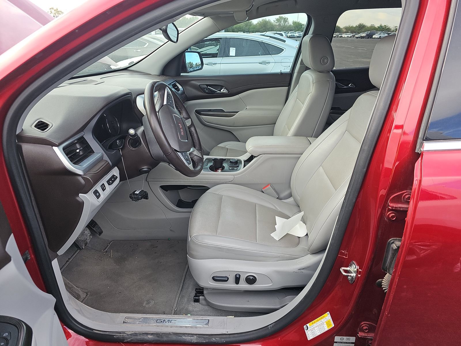 Used 2023 GMC Acadia SLT w/ Technology Package image 7