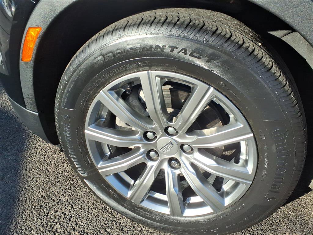 Certified 2023 Cadillac XT4 Premium Luxury image 9