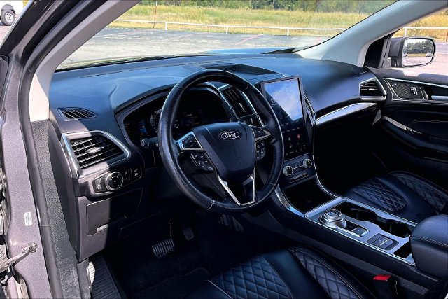 Used 2024 Ford Edge Titanium AWD/4WD image 17
