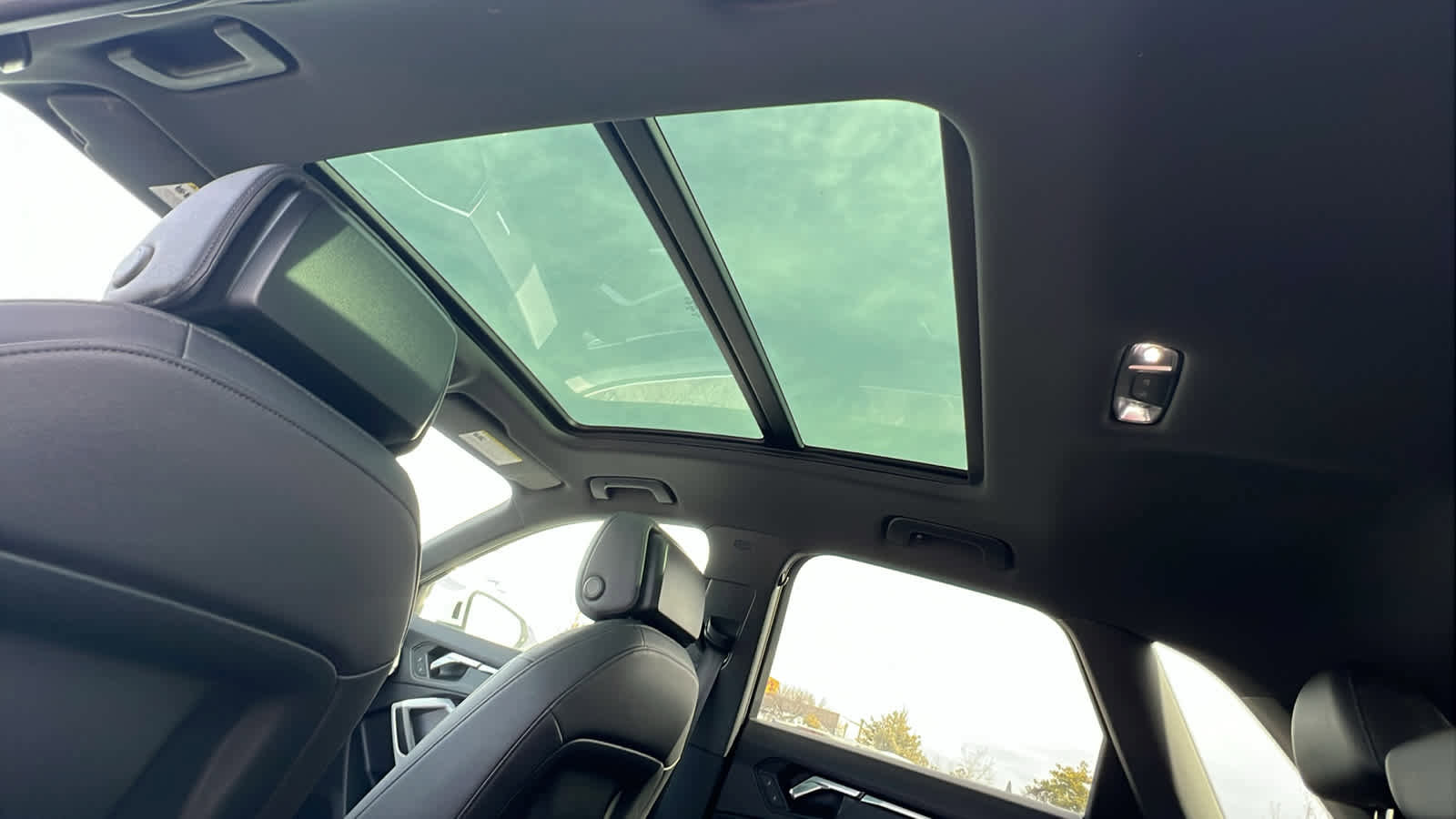 Used 2023 Audi Q3 2.0T Premium image 31