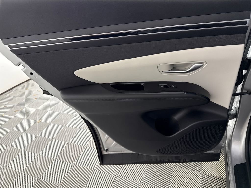 Used 2022 Hyundai Tucson Limited image 14