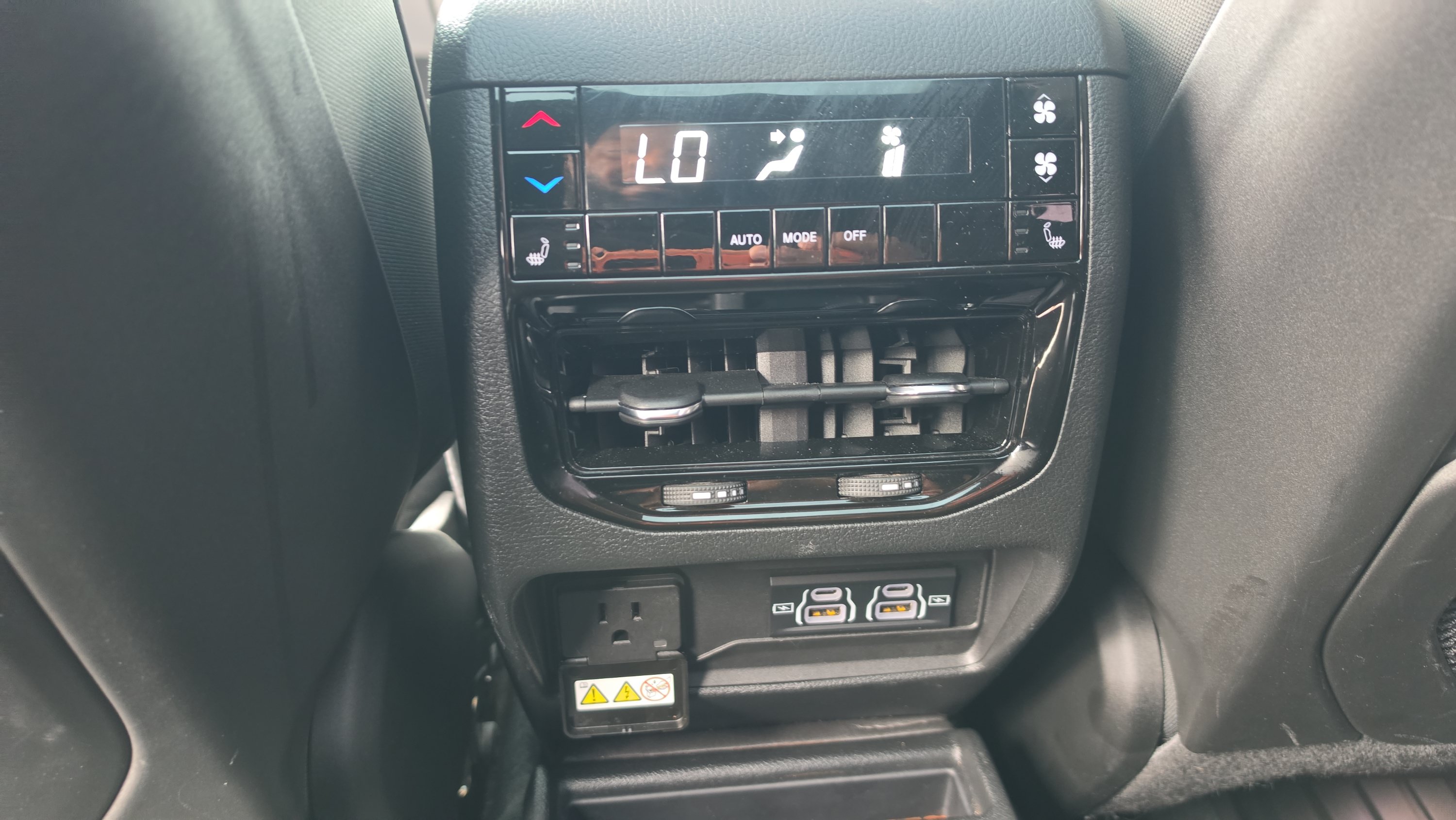 Used 2025 Jeep Grand Cherokee L Overland AWD/4WD image 23