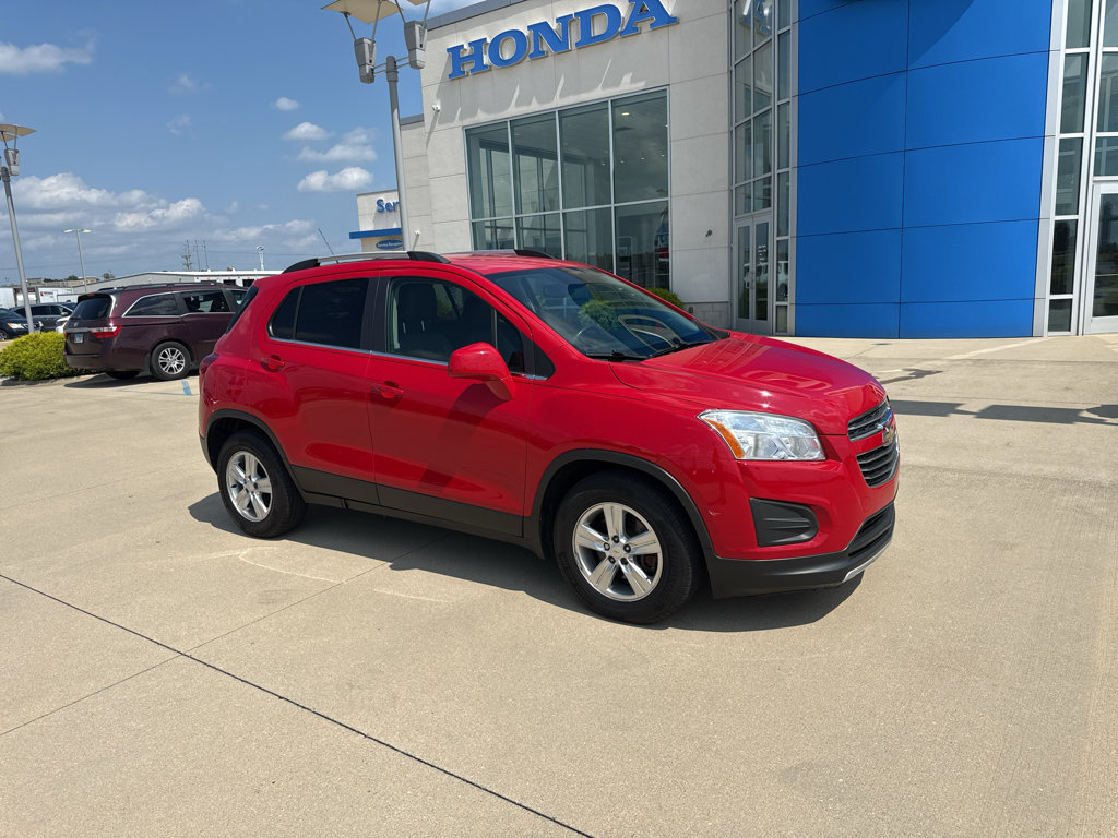 Used 2016 Chevrolet Trax LT w/ LT Convenience Package FWD image 3