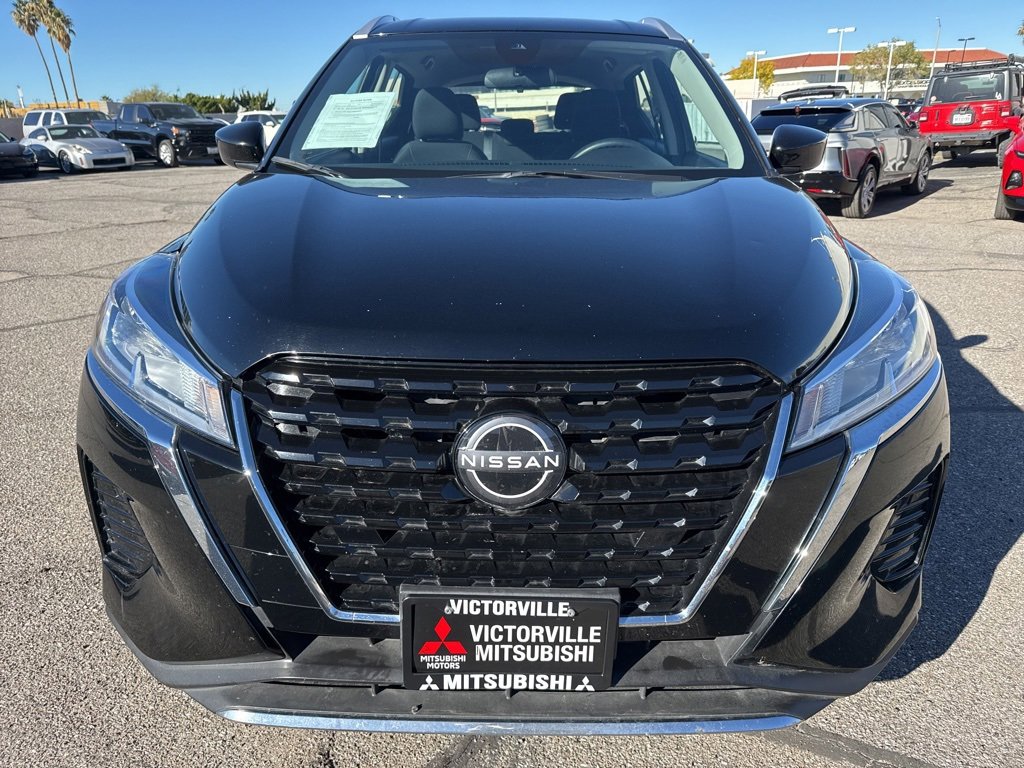 Used 2024 Nissan Kicks SV image 2