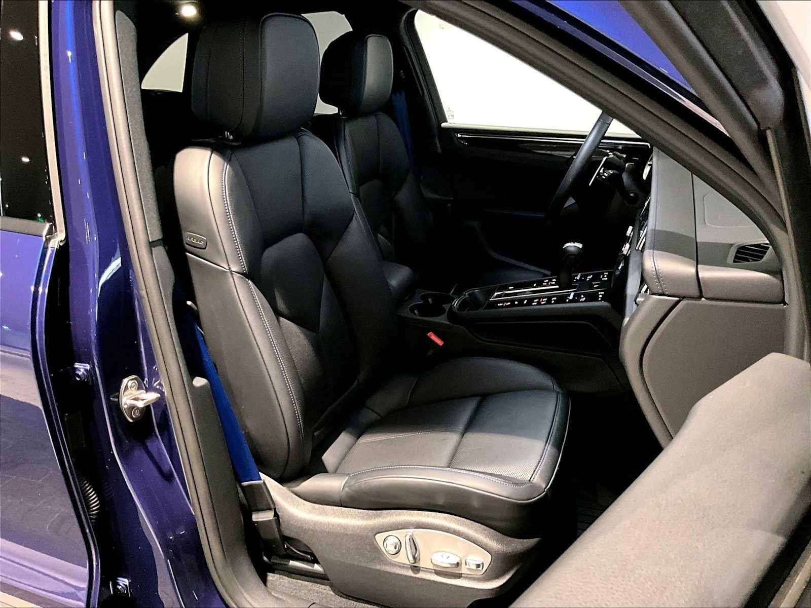 Used 2025 Porsche Macan image 22