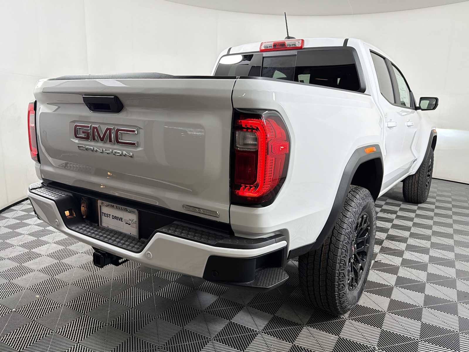 New 2026 GMC Canyon Elevation image 6