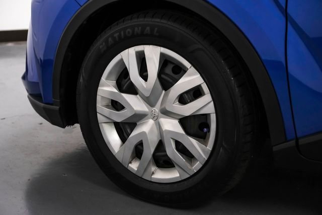 Used 2020 Toyota C-HR LE image 53