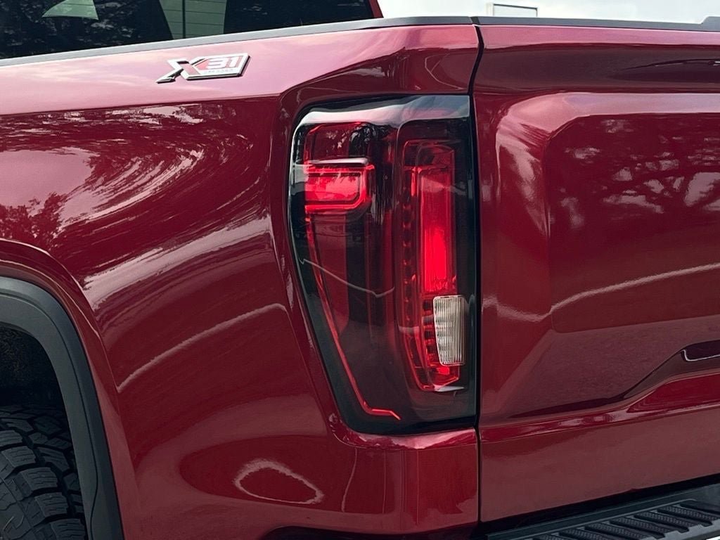 Used 2023 GMC Sierra 1500 SLT AWD/4WD image 30