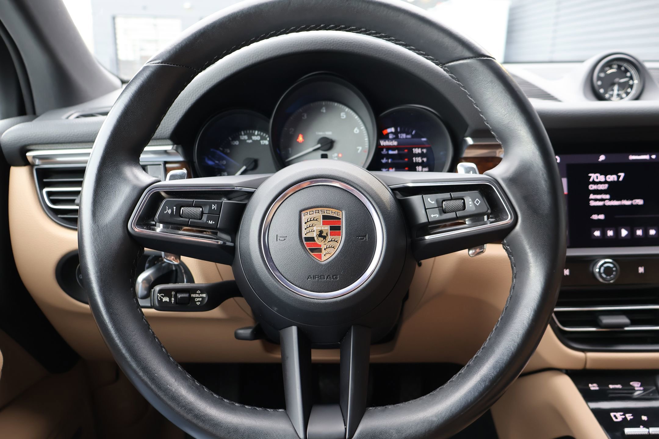 Certified 2023 Porsche Macan S image 16