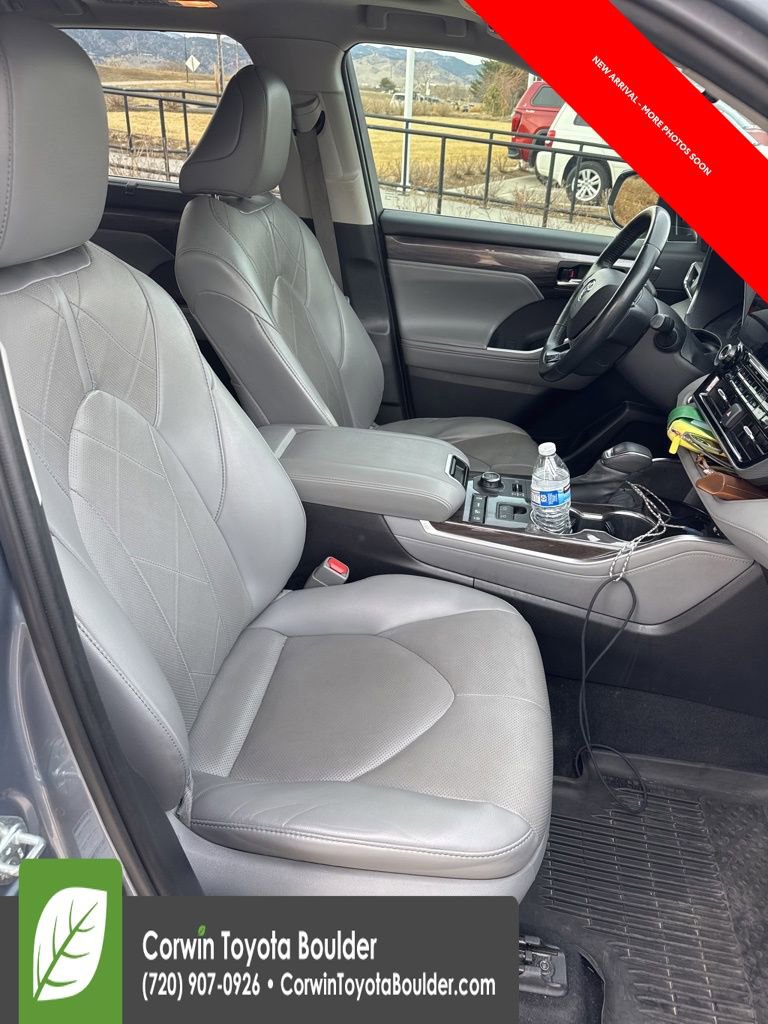 Used 2021 Toyota Highlander Platinum image 11
