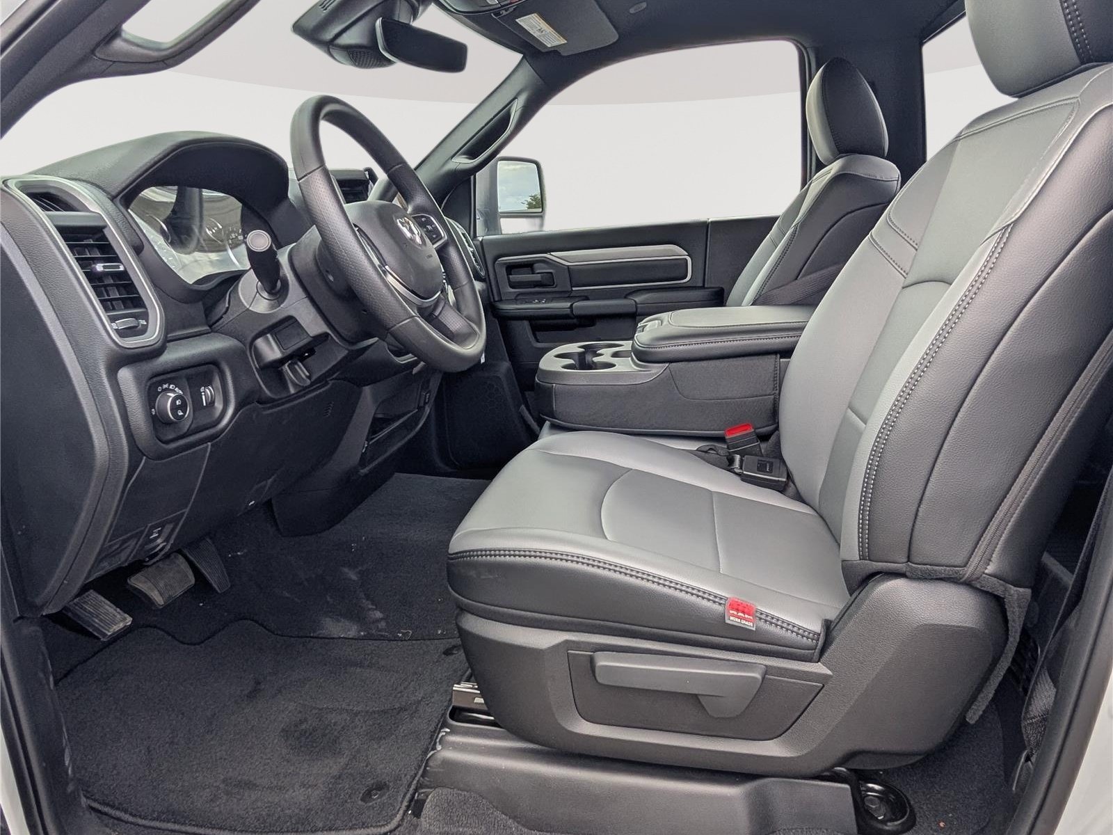 New 2026 RAM 3500 Tradesman AWD/4WD image 9
