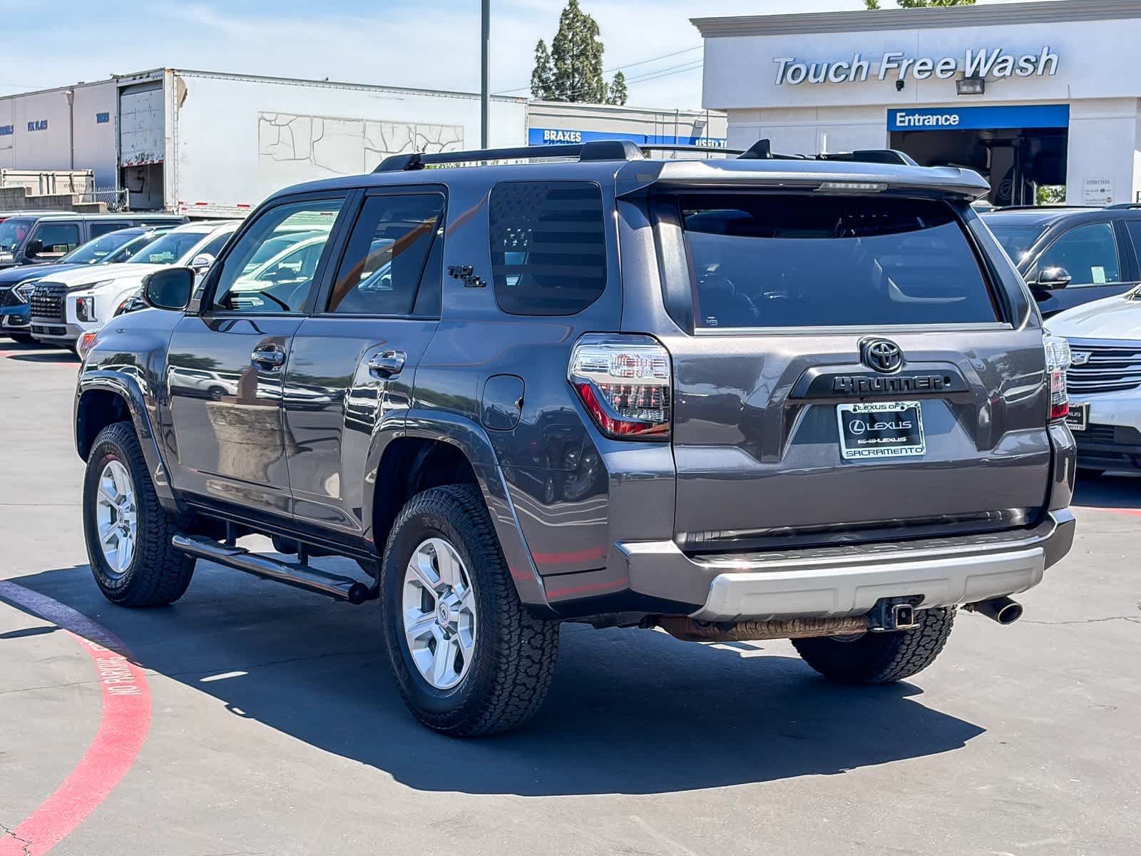 Used 2019 Toyota 4Runner TRD Off-Road Premium AWD/4WD image 2