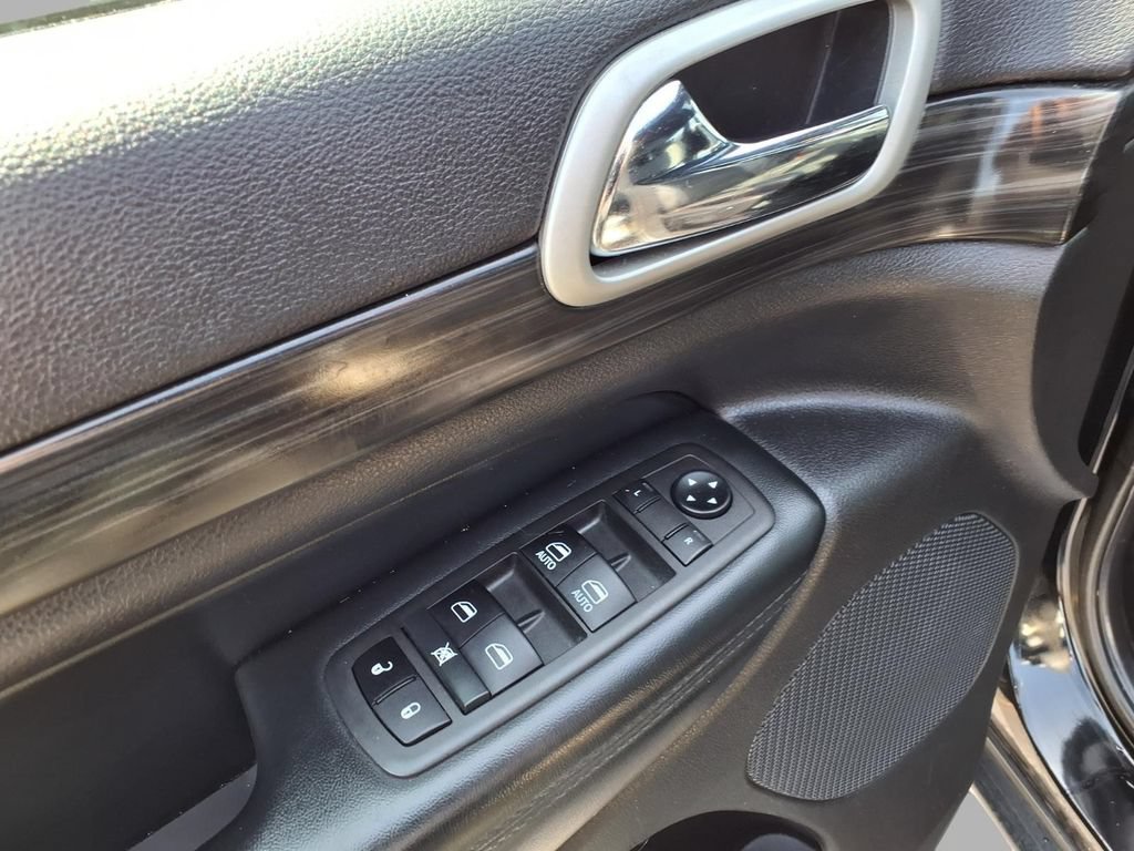 Certified 2021 Jeep Grand Cherokee Laredo X AWD/4WD image 19