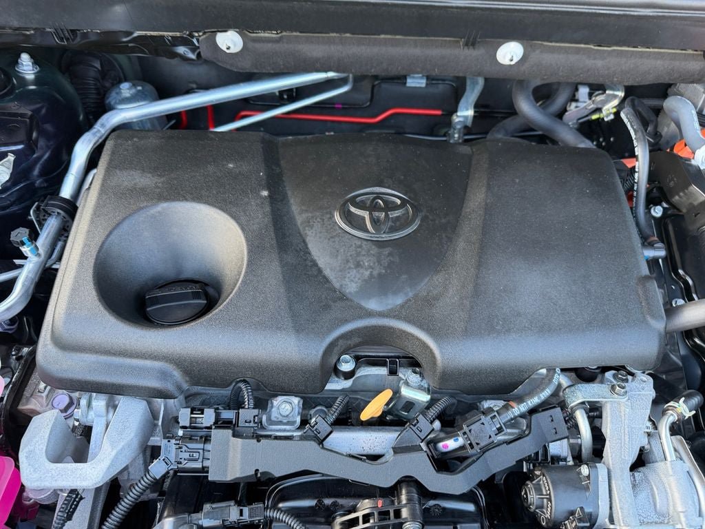 Used 2021 Toyota RAV4 XLE AWD/4WD image 30