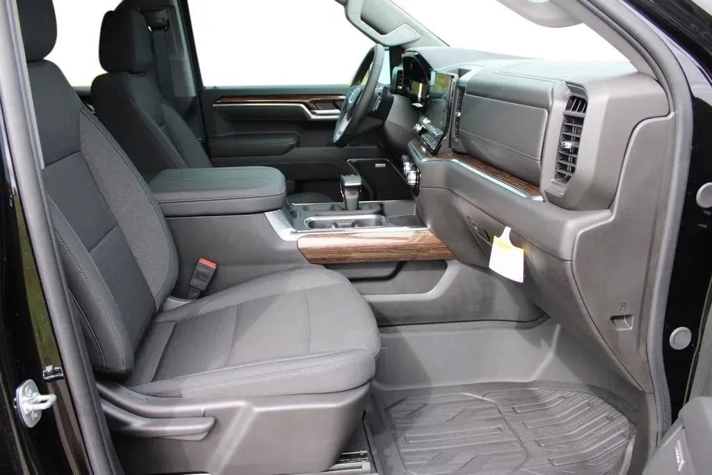 New 2025 GMC Sierra 1500 Elevation image 18