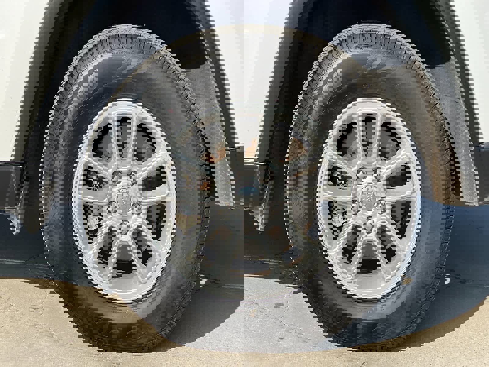 Used 2020 Jeep Grand Cherokee Laredo image 27