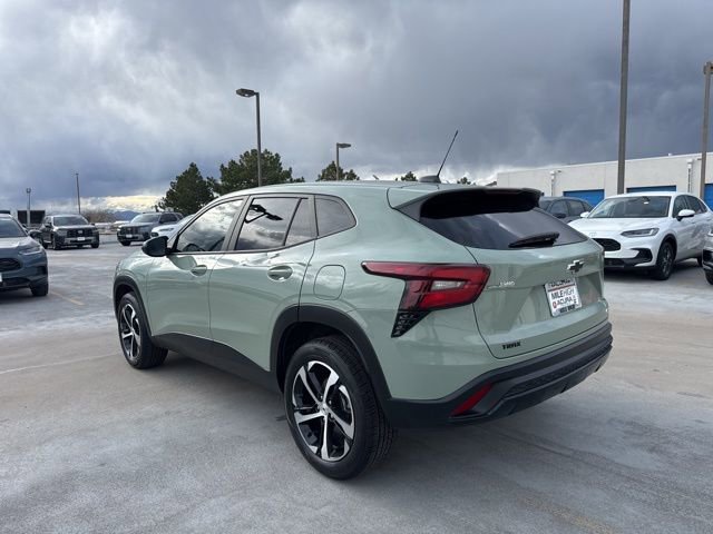 Used 2024 Chevrolet Trax RS w/ Driver Confidence Package image 7