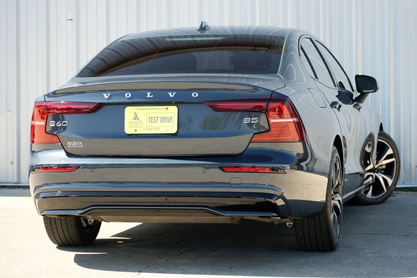 Used 2024 Volvo S60 B5 Core image 3