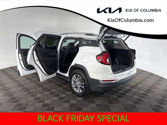 Used 2024 GMC Terrain SLT image 16