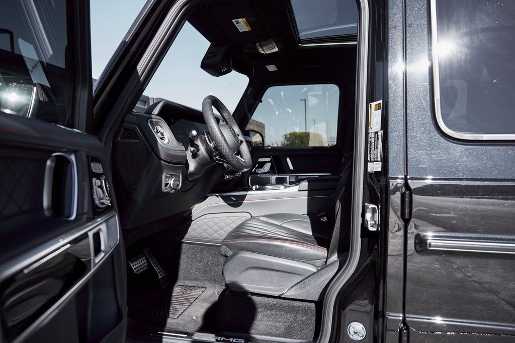 Used 2025 Mercedes-Benz G 63 AMG 4MATIC image 32