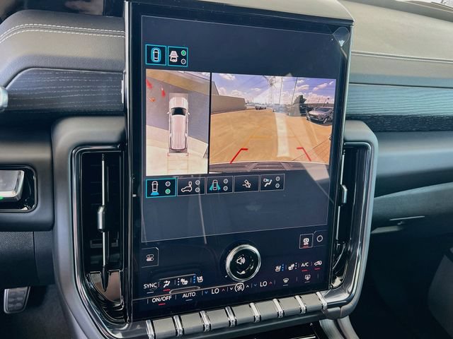 New 2026 GMC Yukon XL AT4 Ultimate AWD/4WD image 9