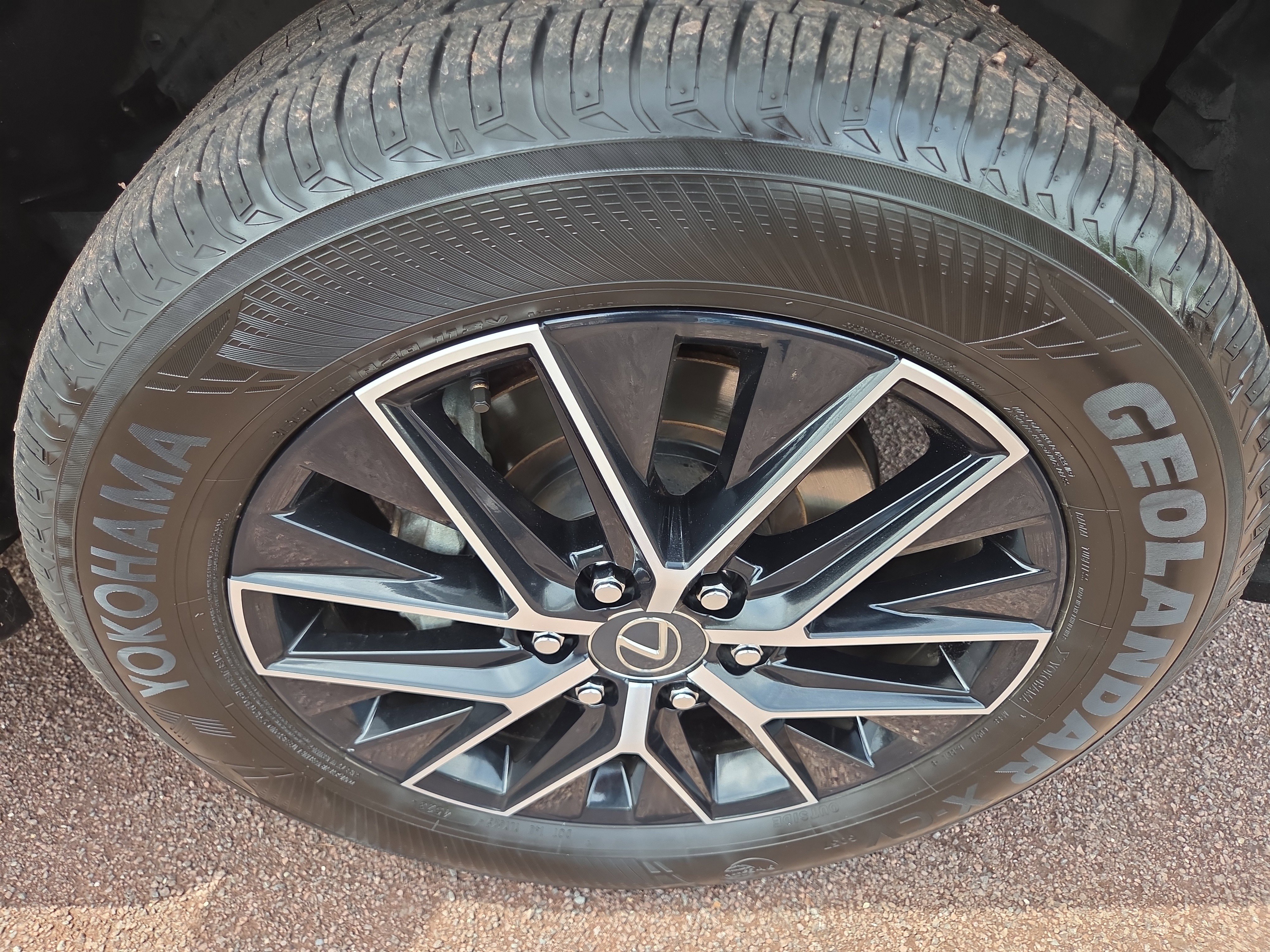 Used 2024 Lexus GX 550 w/ Accessory Package (2T) AWD/4WD image 9