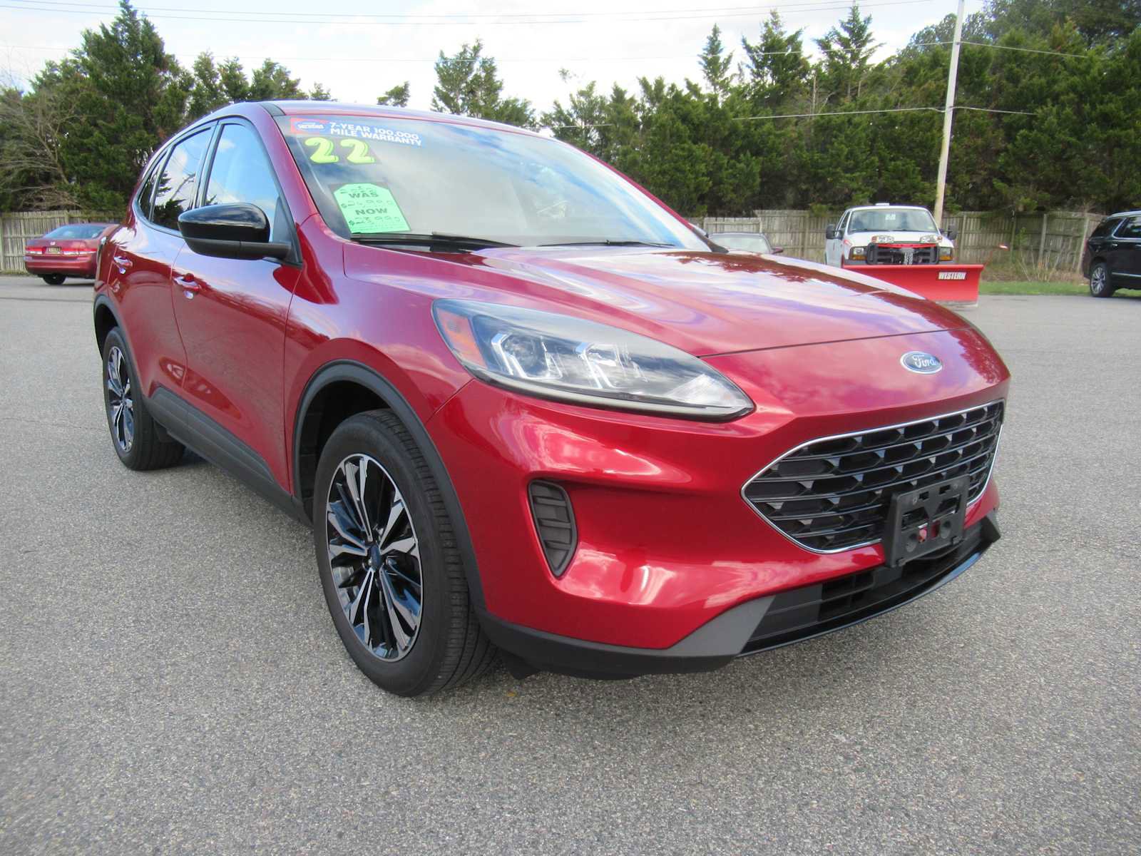 Used 2022 Ford Escape SE w/ SE Sport Appearance Package image 3