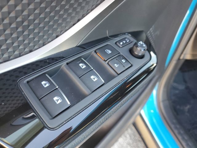 Used 2019 Toyota C-HR XLE image 18