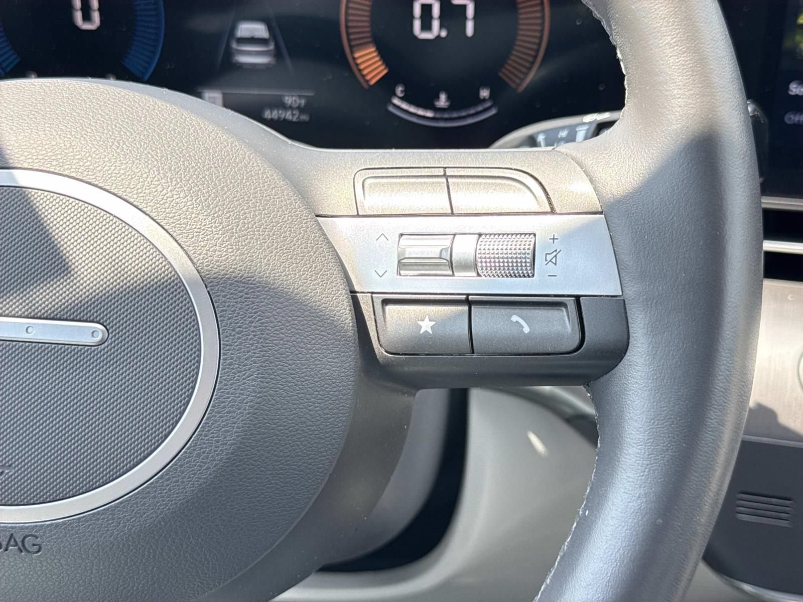 Used 2025 Hyundai Kona SEL AWD/4WD image 14