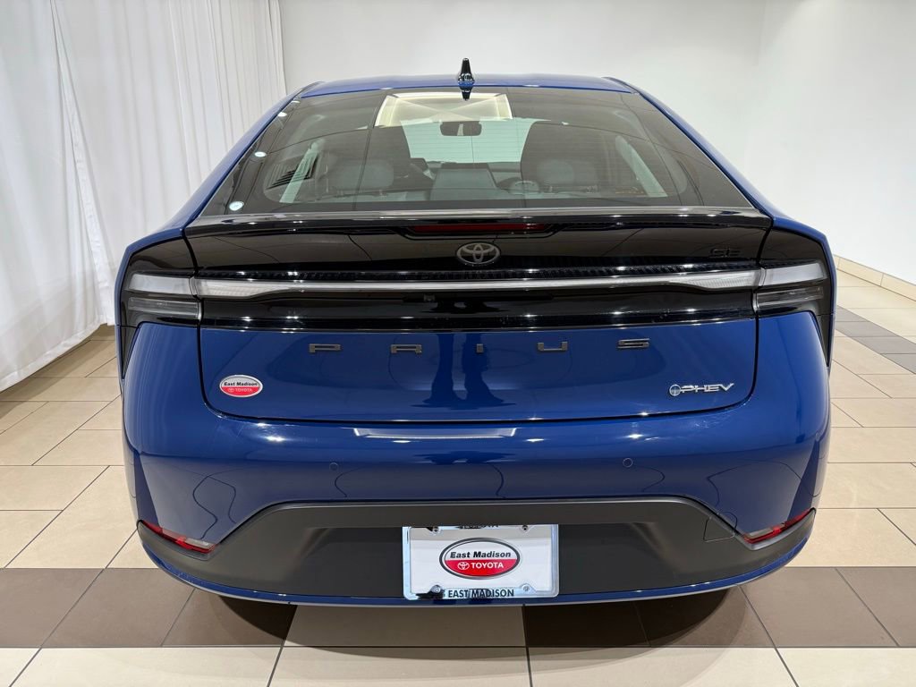 Used 2026 Toyota Prius Plug-In Hybrid FWD image 4