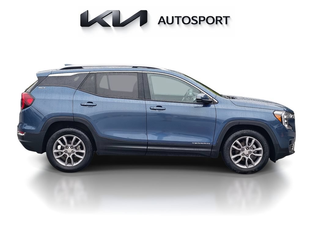 Used 2024 GMC Terrain SLT AWD/4WD image 7