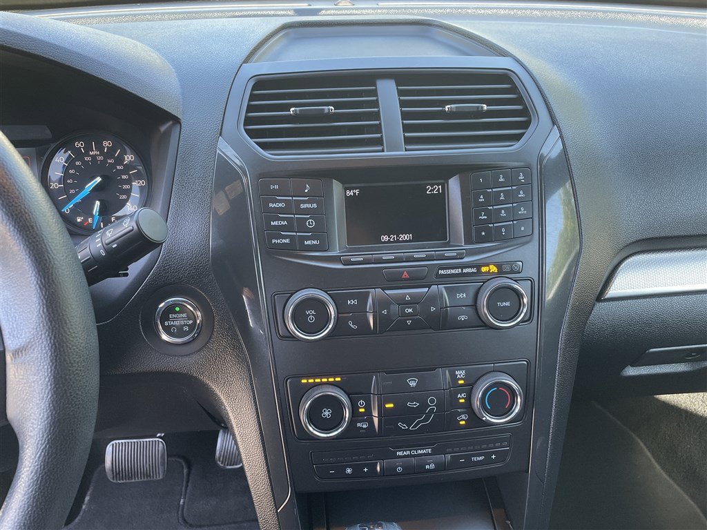 Used 2018 Ford Explorer XLT image 14