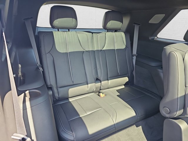 New 2026 Cadillac Vistiq Luxury image 12