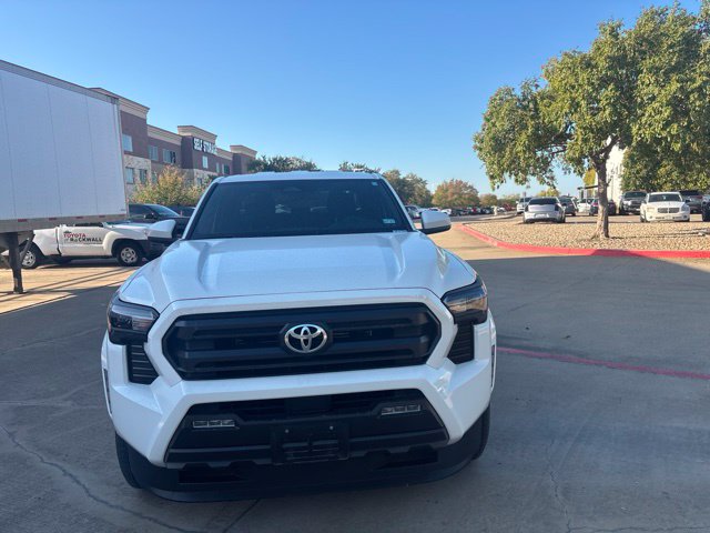 Used 2025 Toyota Tacoma SR5 AWD/4WD image 2