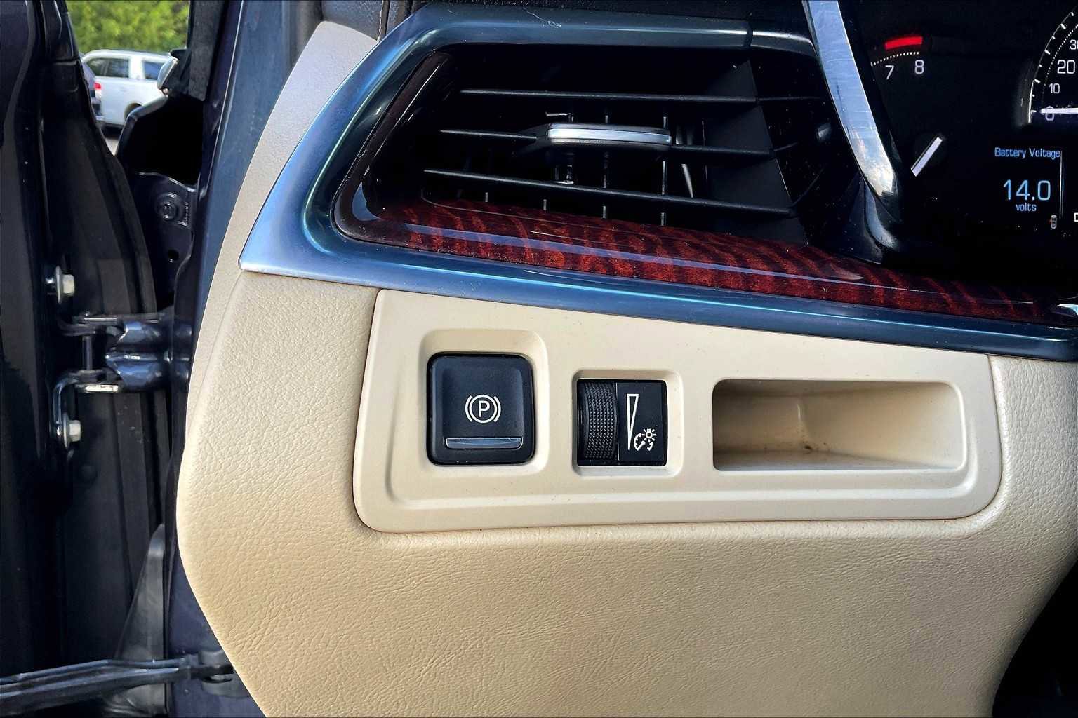 Used 2018 Cadillac XT5 Luxury w/ Driver Awareness Package image 57