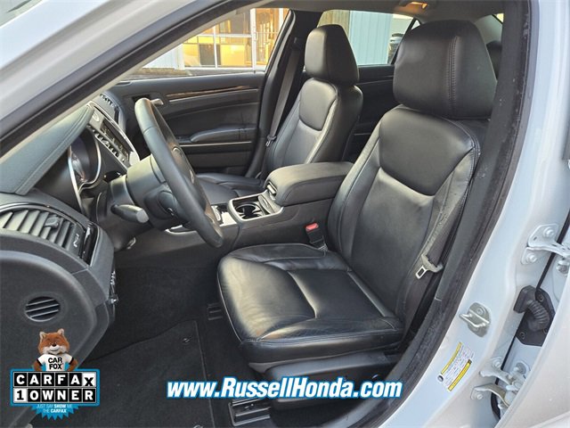 Used 2023 Chrysler 300 Touring L image 5