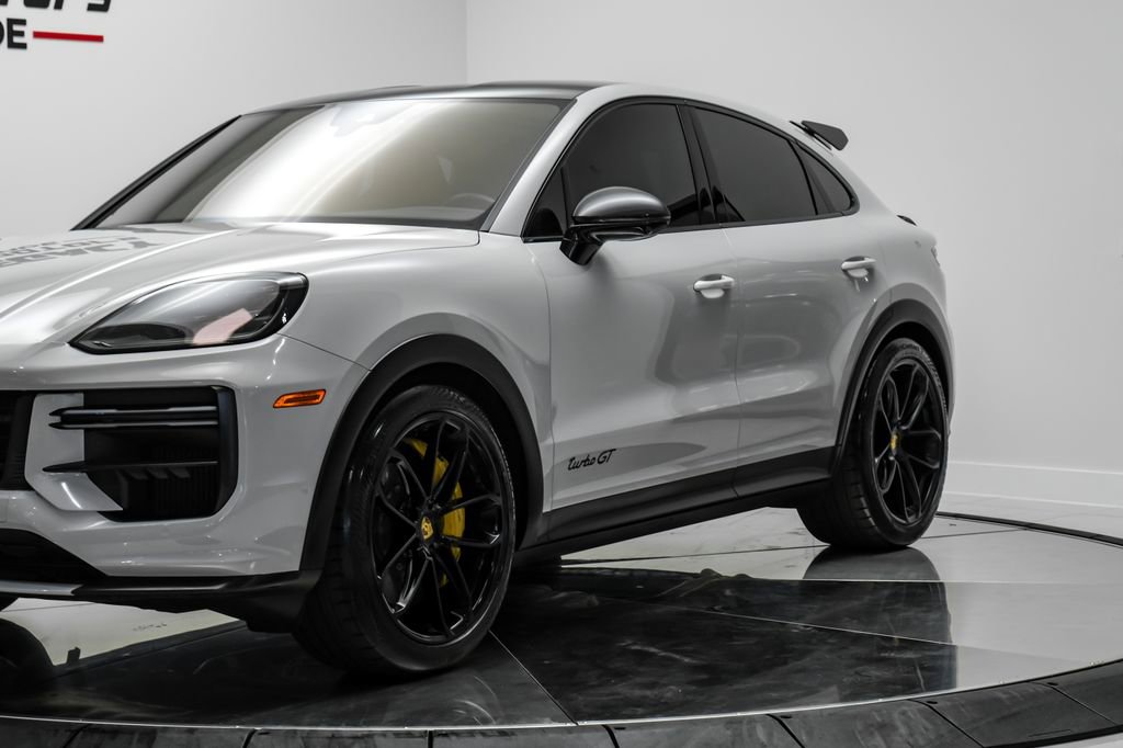 Used 2024 Porsche Cayenne Turbo GT AWD/4WD image 3