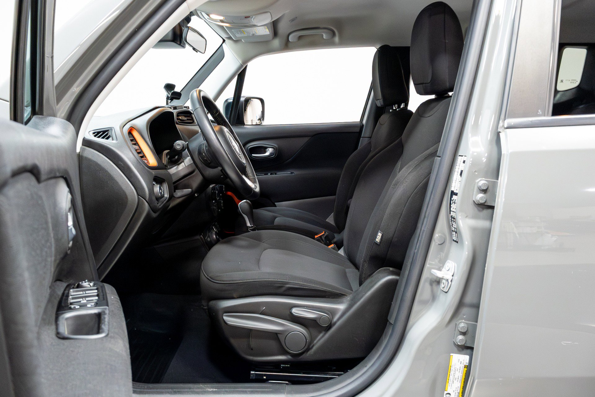 Used 2020 Jeep Renegade Sport image 5