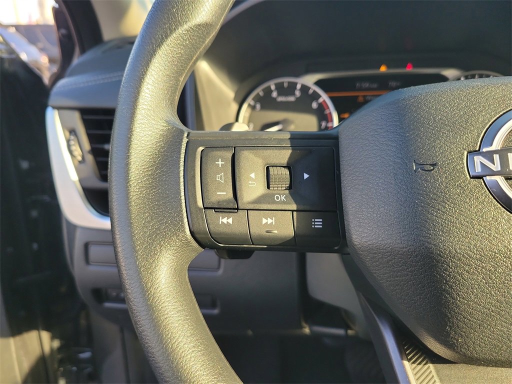 Used 2025 Nissan Rogue S image 20