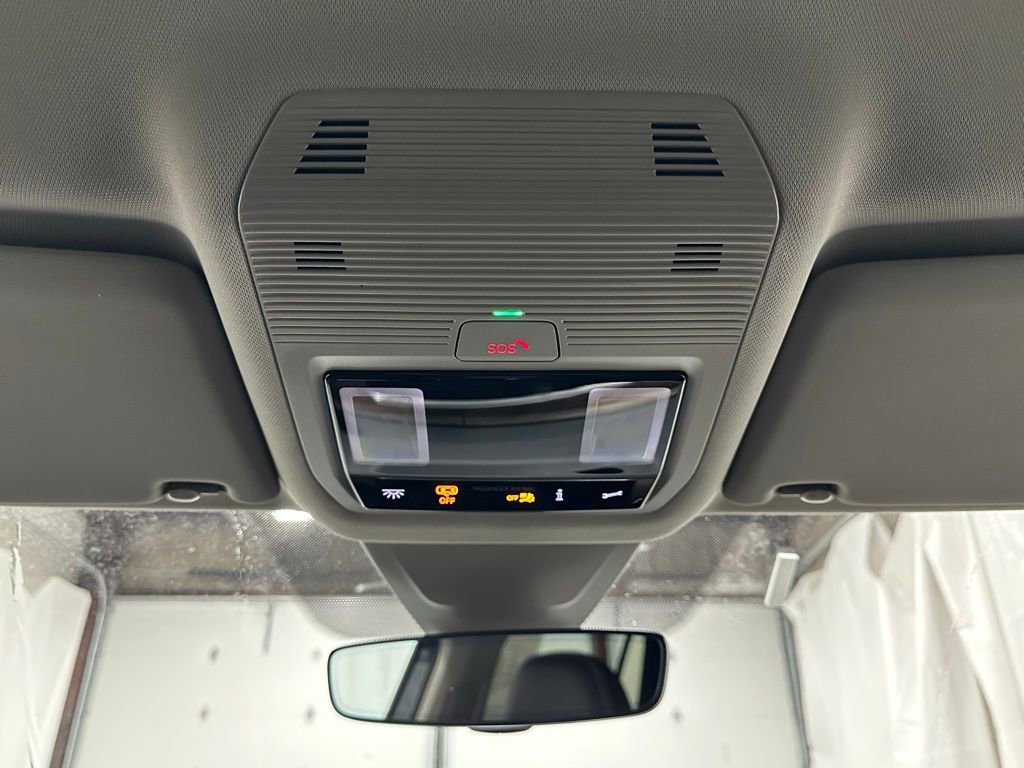 Used 2025 Volkswagen Atlas SE image 40