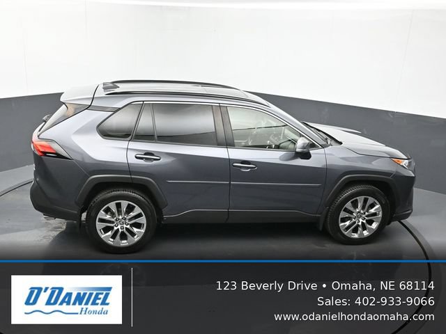 Used 2020 Toyota RAV4 XLE Premium AWD/4WD image 19