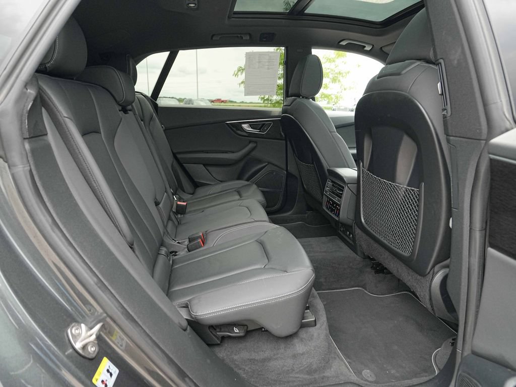 Used 2019 Audi Q8 Prestige AWD/4WD image 24