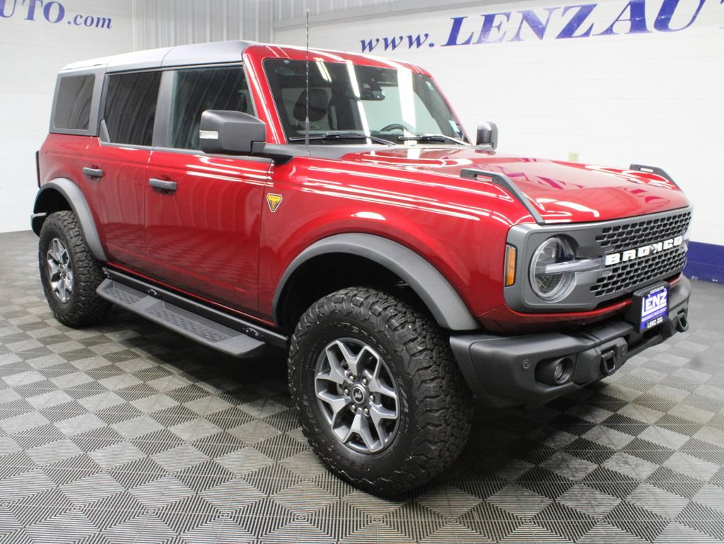 Used 2025 Ford Bronco Badlands AWD/4WD image 3
